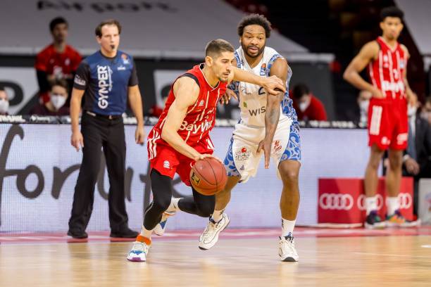 破门的场景 破门的场景