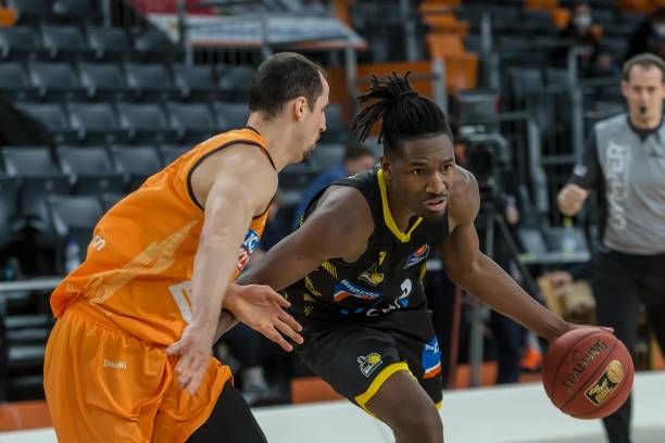 迅速做出决 迅速做出决