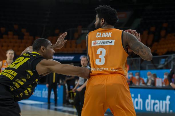 苦吞四连败！U19女篮世界杯中国队65分惨败美国队 冉珂嘉空砍13+8