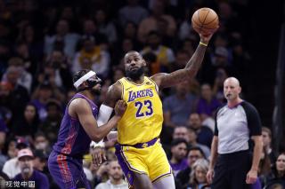 更在更衣室 更在更衣室