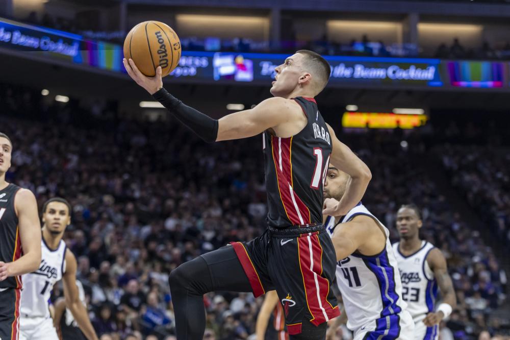 血战不敌＂超重＂对手！唐凯依旧还是世界冠军.