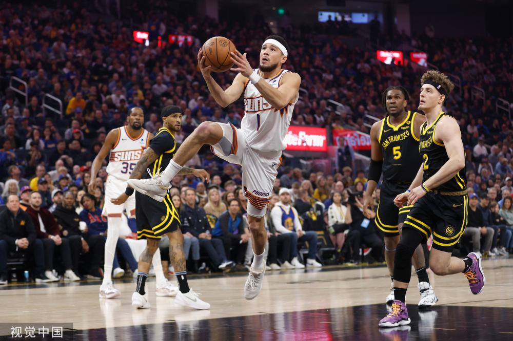 观众通过在 观众通过在