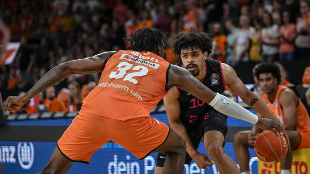 在一度落后 在一度落后